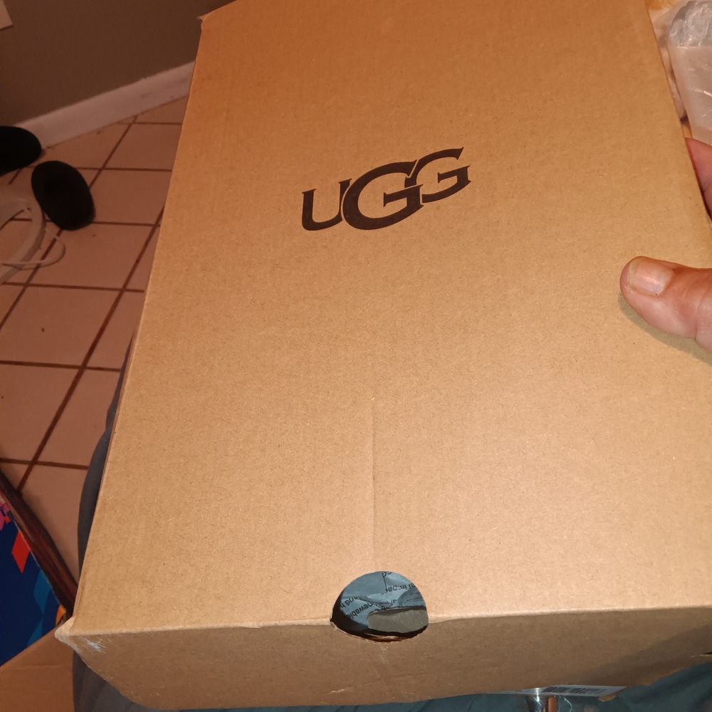 UGG Women's Slippers in Classic Tan